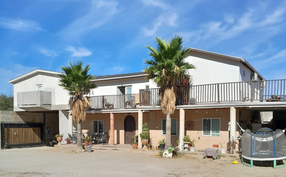 Venta de Terreno 834.97m2 con 2 contrucciones